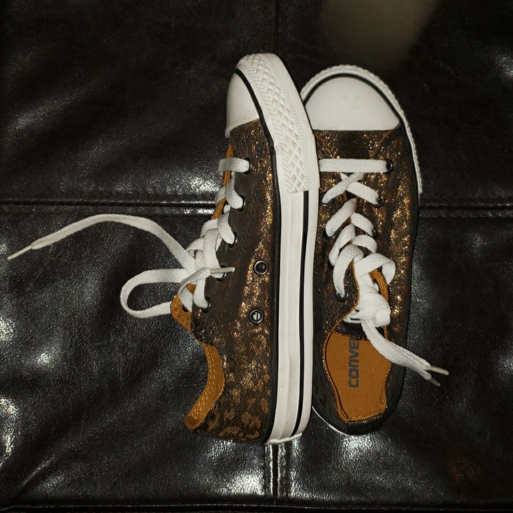 Girls sneakers